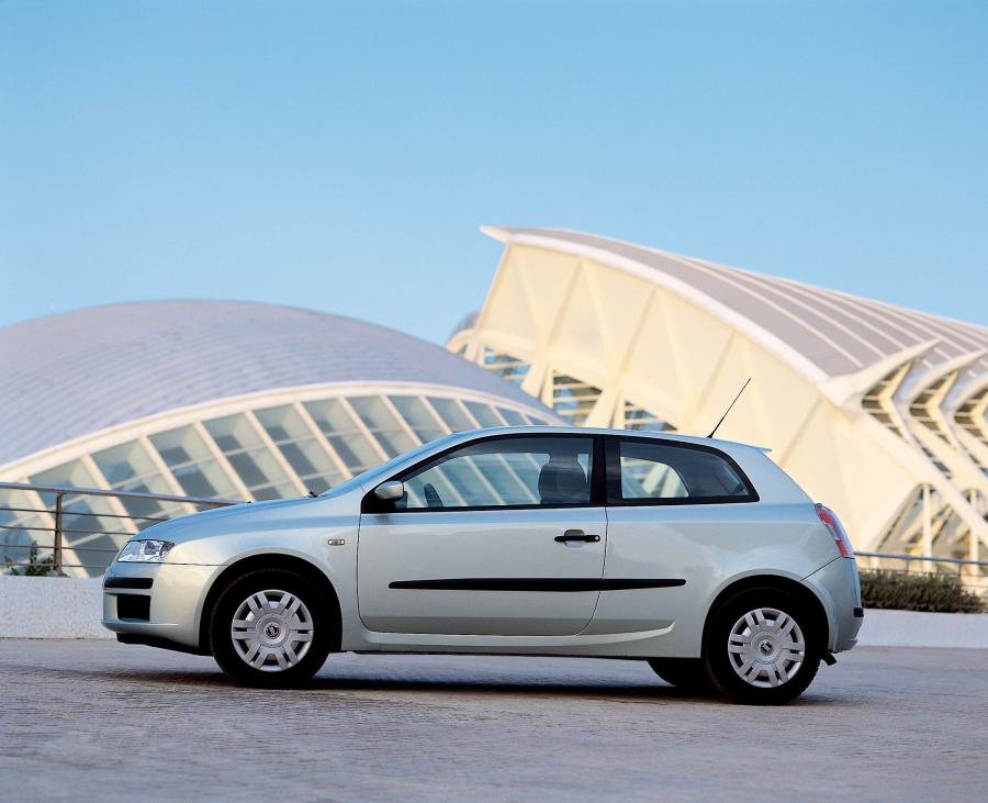  Fiat Stilo 2002 года  (фото 130 из 177)